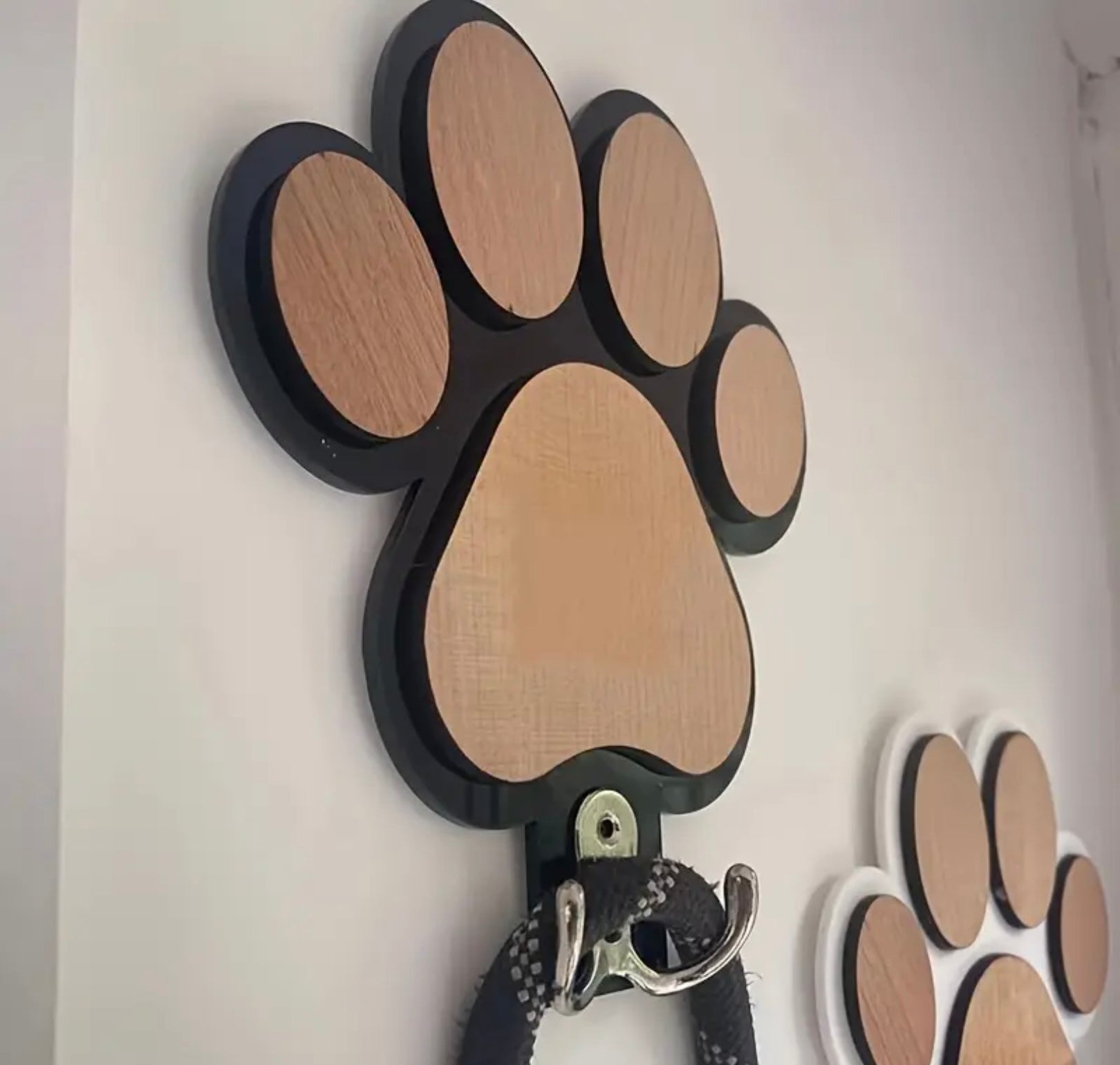 Handcrafted Wooden Wall Hook with Paw Print – Polished Finish, Perfect for Towels & Clothes Storage, Back-to-School & Bathroom Decor