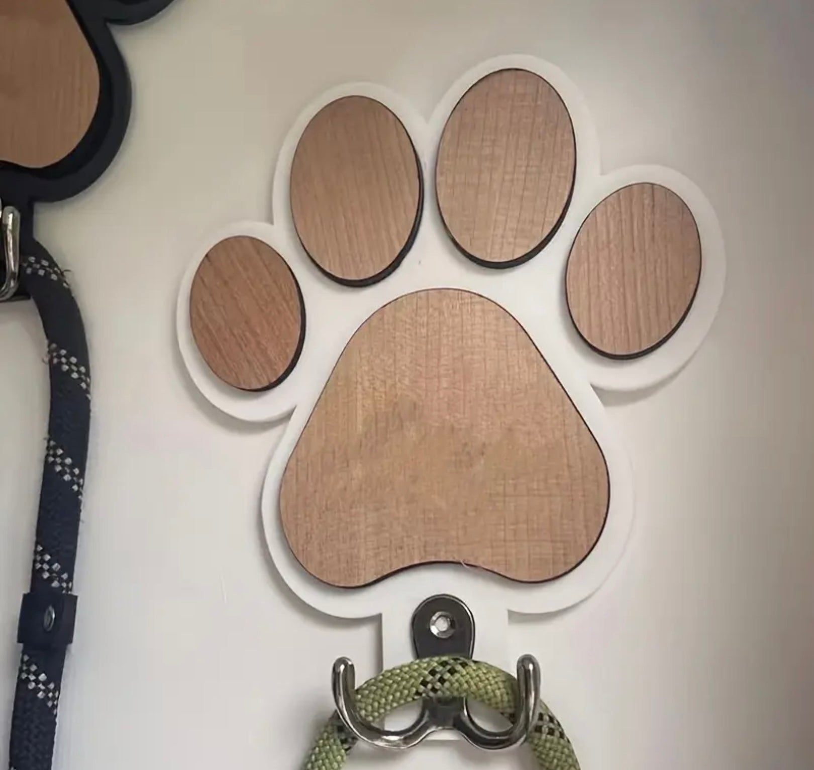 Handcrafted Wooden Wall Hook with Paw Print – Polished Finish, Perfect for Towels & Clothes Storage, Back-to-School & Bathroom Decor