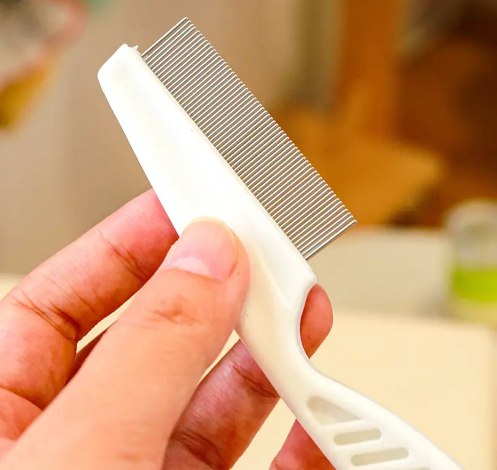 Pet Grooming Comb – Keep Your Dog or Cat’s Coat Healthy and Shiny