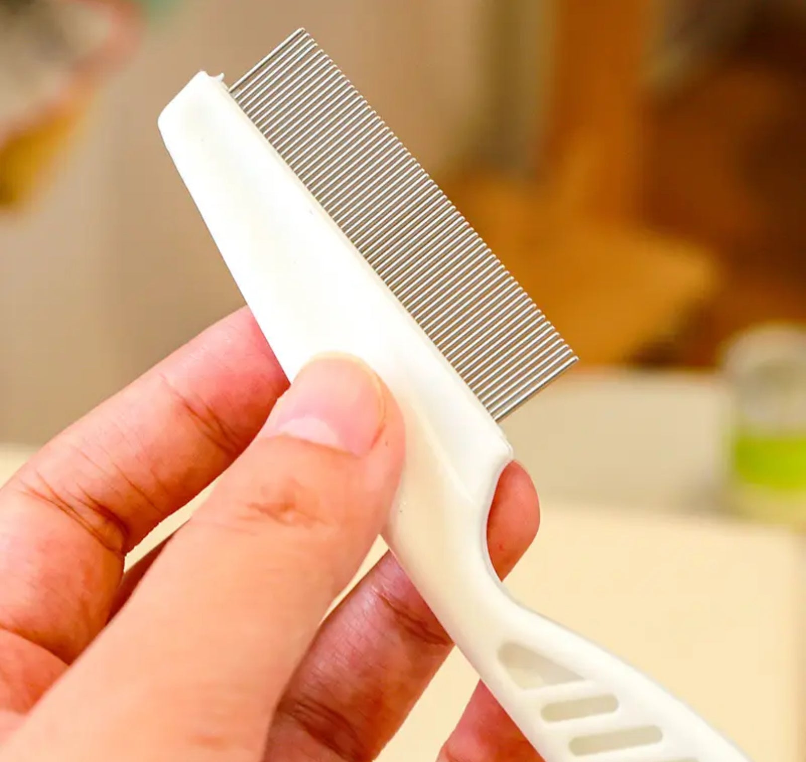Pet Grooming Comb – Keep Your Dog or Cat’s Coat Healthy and Shiny